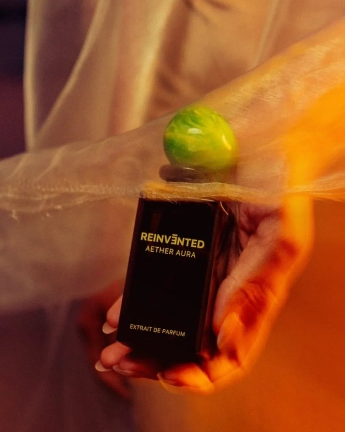 Reinvented Aether Aura Extrait de Parfum (75ml) - FragranceGems, foto 6