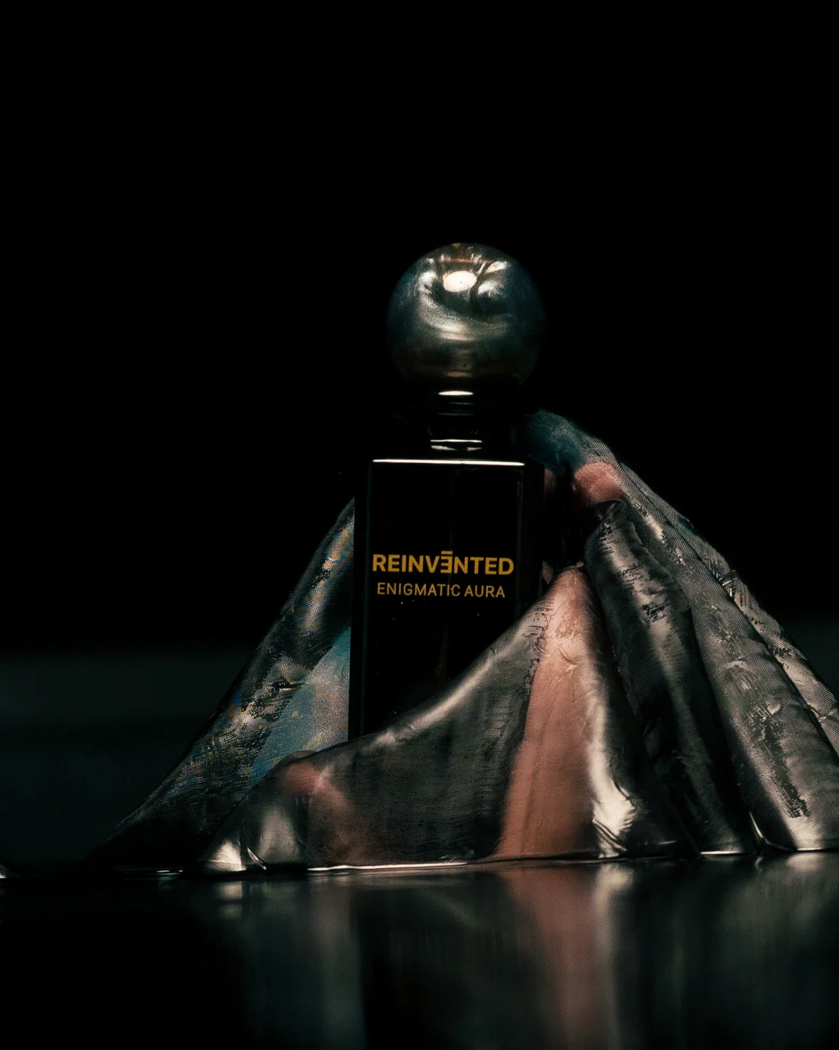 Reinvented Enigmatic Aura Extrait de Parfum (75ml) - FragranceGems, foto 5